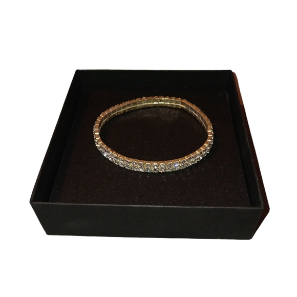 NWOT 3 Piece Stretch Bracelet Set, Silver Crystal Cross - Picture 3 of 8